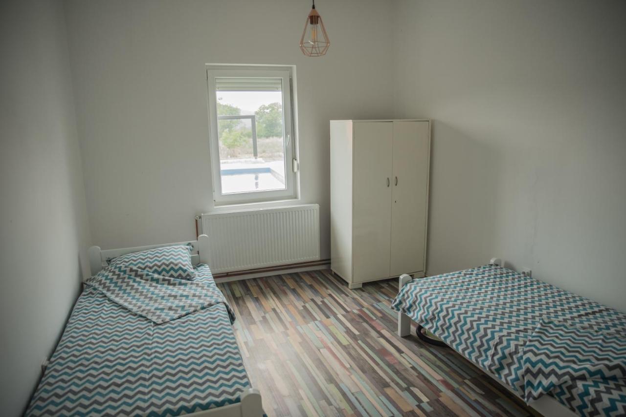 Hostal Skriveni Raj Gornji Milanovac Exterior foto