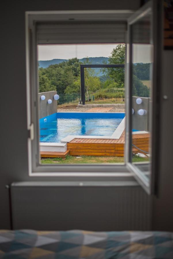 Hostal Skriveni Raj Gornji Milanovac Exterior foto