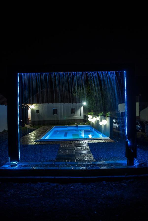 Hostal Skriveni Raj Gornji Milanovac Exterior foto