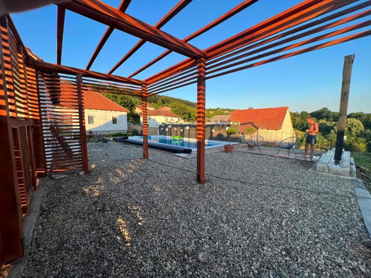 Hostal Skriveni Raj Gornji Milanovac Exterior foto